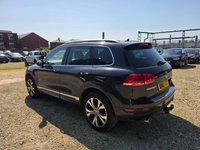 USED 2013 13 VOLKSWAGEN TOUAREG 3.0 TDI V6 BlueMotion Tech Altitude SUV 5dr Diesel Tiptronic 4WD Euro 5 (s/s) (204 ps) 