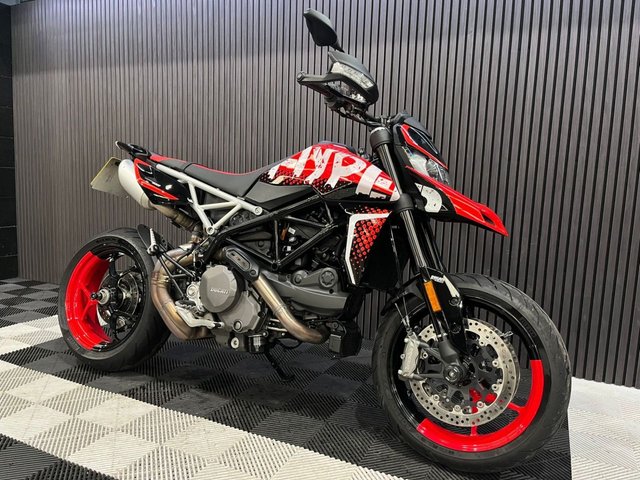 View our DUCATI HYPERMOTARD 950