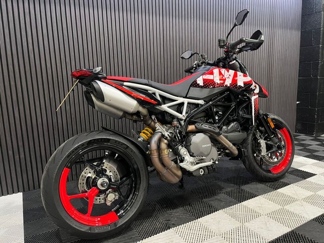 View our DUCATI HYPERMOTARD 950