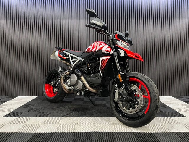 View our DUCATI HYPERMOTARD 950