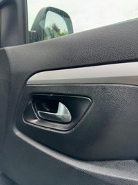 USED 2023 72 VAUXHALL Vivaro Life Electric 50kWh Elite MPV 5dr Electric Auto LWB (8 Seat, 7.4kW Charger) (136 ps) 