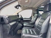 USED 2023 72 VAUXHALL Vivaro Life Electric 50kWh Elite MPV 5dr Electric Auto LWB (8 Seat, 7.4kW Charger) (136 ps) 