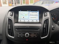 USED 2017 67 FORD FOCUS 1.0T EcoBoost ST-Line Hatchback 5dr Petrol Auto Euro 6 (s/s) (125 ps) PARKING SENSORS -APPLE CARPLAY