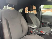 USED 2017 67 FORD FOCUS 1.0T EcoBoost ST-Line Hatchback 5dr Petrol Auto Euro 6 (s/s) (125 ps) PARKING SENSORS -APPLE CARPLAY