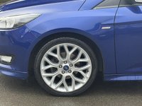 USED 2017 67 FORD FOCUS 1.0T EcoBoost ST-Line Hatchback 5dr Petrol Auto Euro 6 (s/s) (125 ps) PARKING SENSORS -APPLE CARPLAY