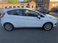 USED 2015 15 FORD FIESTA 1.0T EcoBoost Titanium Hatchback 5dr Petrol Powershift Euro 6 (100 ps) HEATED SEATS - PARKING SENSORS