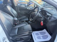 USED 2015 15 FORD FIESTA 1.0T EcoBoost Titanium Hatchback 5dr Petrol Powershift Euro 6 (100 ps) HEATED SEATS - PARKING SENSORS