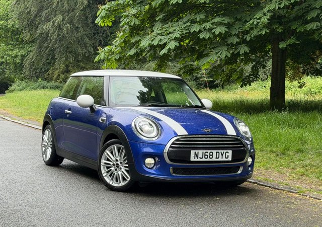 View our MINI Hatch 1.5 Cooper Hatchback 3dr Petrol Manual Euro 6 (s/s) (136 ps)