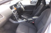 USED 2016 16 VOLVO V40 2.0 T2 ES Nav Hatchback 5dr Petrol Manual Euro 6 (s/s) (122 ps) 