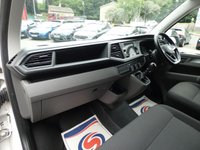 USED 2022 72 VOLKSWAGEN TRANSPORTER 2.0 TDI T32 Startline Panel Van 5dr Diesel Manual FWD SWB Euro 6 (s/s) (150 ps) 1 OWNER FROM NEW, VW DEALER & VW SPECIALIST SERVICE HISTORY, UPGRADE FRONT & REAR PARKING SENSORS, UPGRADE CRUISE CONTROL WITH SPEED LIMITER, 3200 KG GROSS VEHICLE WEIGHT RATING WITH REINFORCED 16-INCH STEEL WHEELS, APPLE CARPLAY / ANDROID AUTO (GIVES YOU SAT NAV), BLUETOOTH, DAB RADIO, 2x USB C PORTS, TRIP COMPUTER, ELECTRIC WINDOWS, ELECTRIC HEATED MIRRORS, REMOTE CENTRAL LOCKING, CLOTH INTERIOR, 3x 3 POINT SEAT BELTS, PLY LINED, MANUAL 6 SPEED GEARBOX, START STOP, VAT QUALIFYING, EURO 6