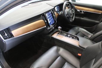 View our VOLVO V90