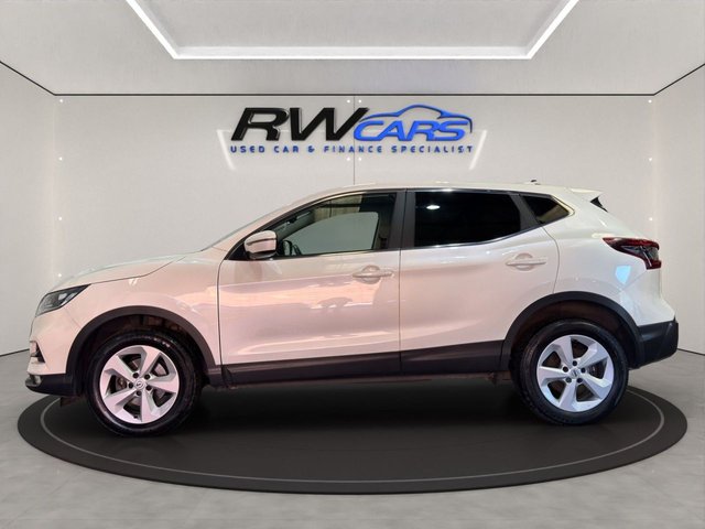 View our NISSAN QASHQAI