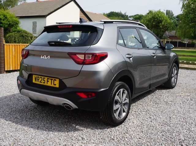 View our KIA STONIC