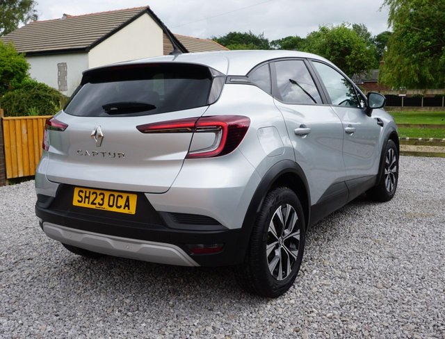 View our RENAULT CAPTUR