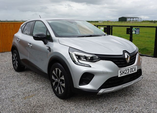 View our RENAULT CAPTUR