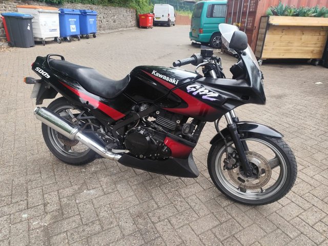 View our KAWASAKI GPZ500S