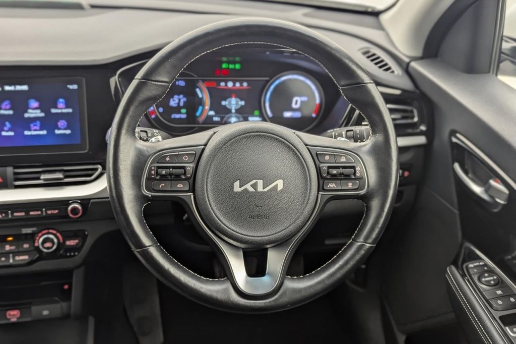 USED 2022 22 KIA NIRO 64kWh 3 SUV 5dr Electric Auto (201 bhp) Car Play, Rear Camera, Sat Nav