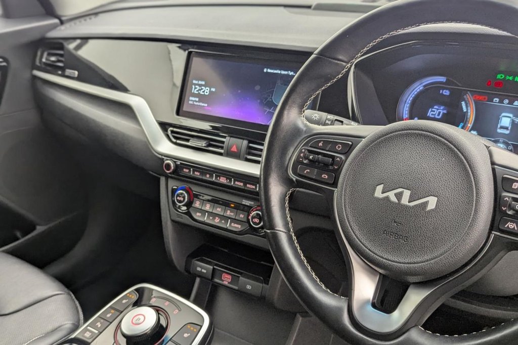 USED 2022 22 KIA NIRO 64kWh 3 SUV 5dr Electric Auto (201 bhp) Car Play, Rear Camera, Sat Nav