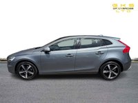USED 2019 19 VOLVO V40 2.0 T2 GPF R-Design Hatchback 5dr Petrol Manual Euro 6 (s/s) (122 ps) **FINANCE ME FOR UP TO 5 YEARS WITH NO DEPOSIT**