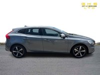 USED 2019 19 VOLVO V40 2.0 T2 GPF R-Design Hatchback 5dr Petrol Manual Euro 6 (s/s) (122 ps) **FINANCE ME FOR UP TO 5 YEARS WITH NO DEPOSIT**
