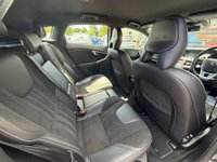 USED 2019 19 VOLVO V40 2.0 T2 GPF R-Design Hatchback 5dr Petrol Manual Euro 6 (s/s) (122 ps) **FINANCE ME FOR UP TO 5 YEARS WITH NO DEPOSIT**