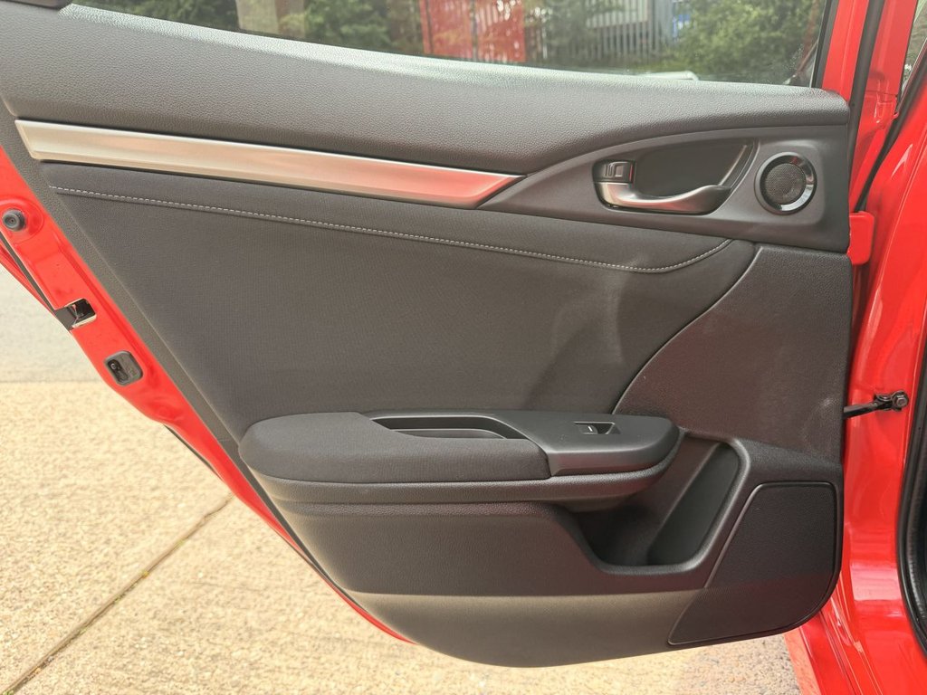 USED 2019 19 HONDA CIVIC 1.6 i-DTEC SR Hatchback 5dr Diesel Manual Euro 6 (s/s) (120 ps) Sat Nav, Rear Camera