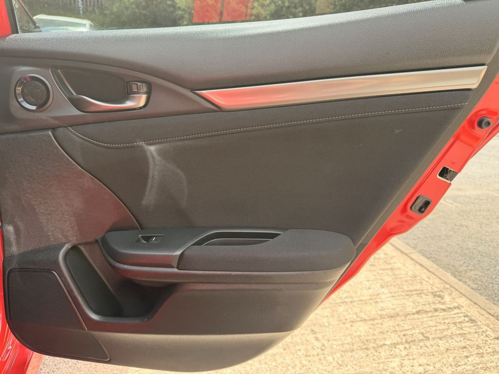 USED 2019 19 HONDA CIVIC 1.6 i-DTEC SR Hatchback 5dr Diesel Manual Euro 6 (s/s) (120 ps) Sat Nav, Rear Camera