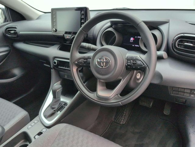 USED 2021 21 TOYOTA YARIS 1.5 Yaris Design HEV CVT 5dr CLICK+COLLECT / HOME DELIVERY