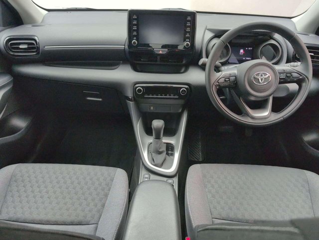 USED 2021 21 TOYOTA YARIS 1.5 Yaris Design HEV CVT 5dr CLICK+COLLECT / HOME DELIVERY