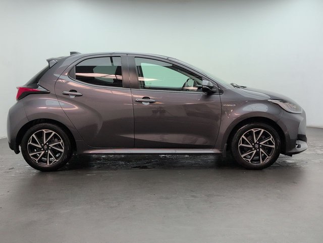 USED 2021 21 TOYOTA YARIS 1.5 Yaris Design HEV CVT 5dr CLICK+COLLECT / HOME DELIVERY