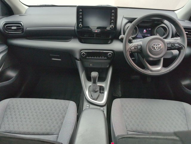 USED 2021 21 TOYOTA YARIS 1.5 Yaris Design HEV CVT 5dr CLICK+COLLECT / HOME DELIVERY