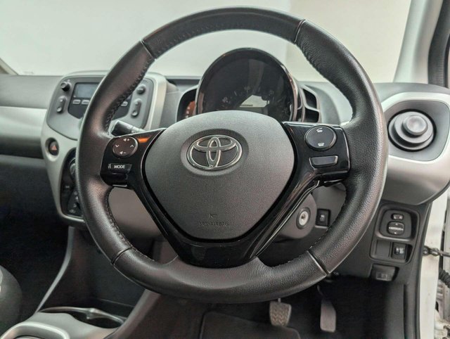 USED 2017 17 TOYOTA AYGO 1.0 Aygo X-Play VVT-i CVT 5dr CLICK+COLLECT / HOME DELIVERY
