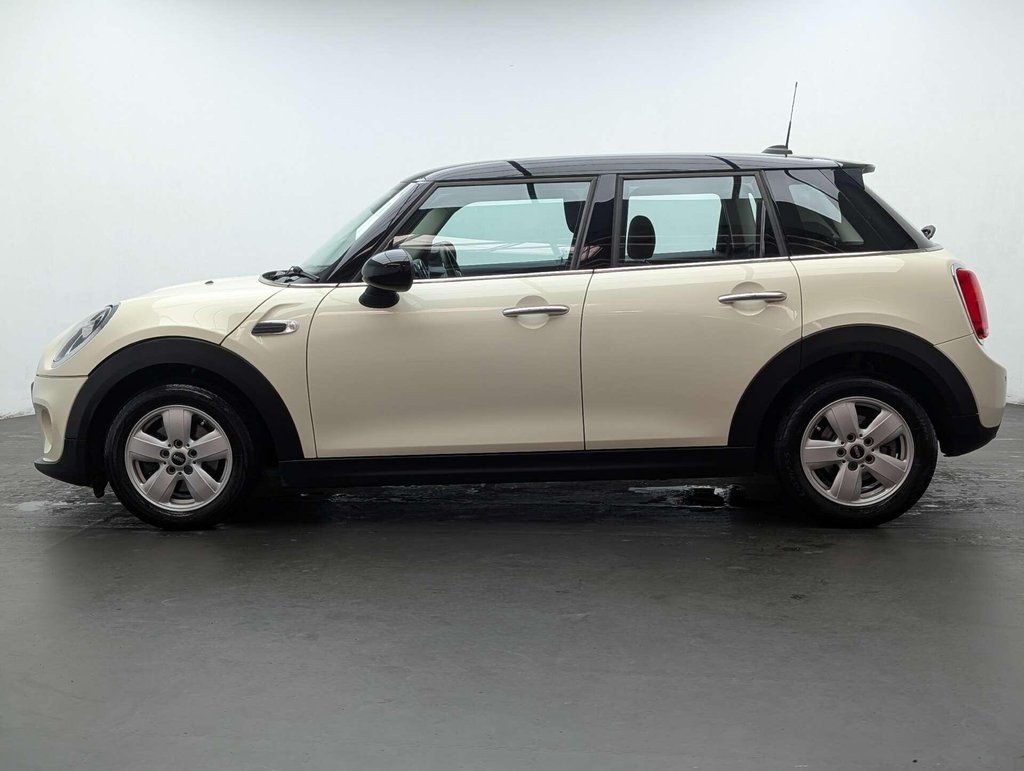 Used 2019 19 MINI HATCH 1.5 Cooper Classic 5dr CLICK+COLLECT / HOME DELIVERY