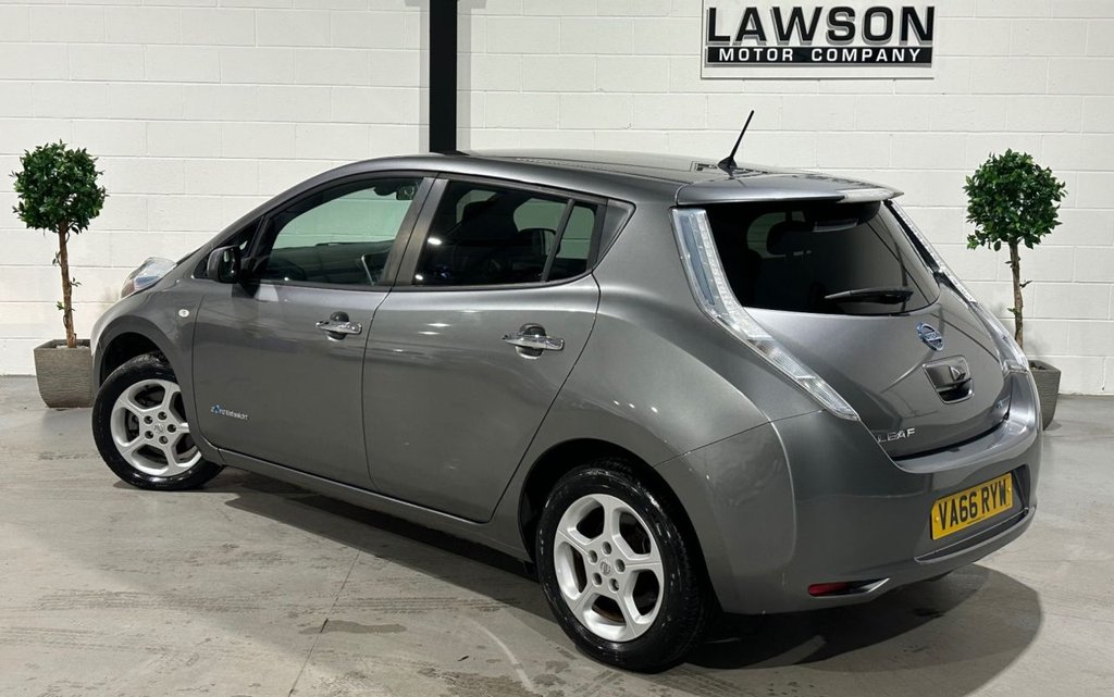 USED 2017 66 NISSAN LEAF 30kWh Acenta Hatchback 5dr Electric Auto (109 bhp) 