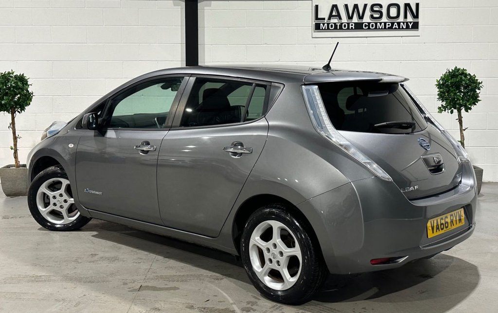 USED 2017 66 NISSAN LEAF 30kWh Acenta Hatchback 5dr Electric Auto (109 bhp) 