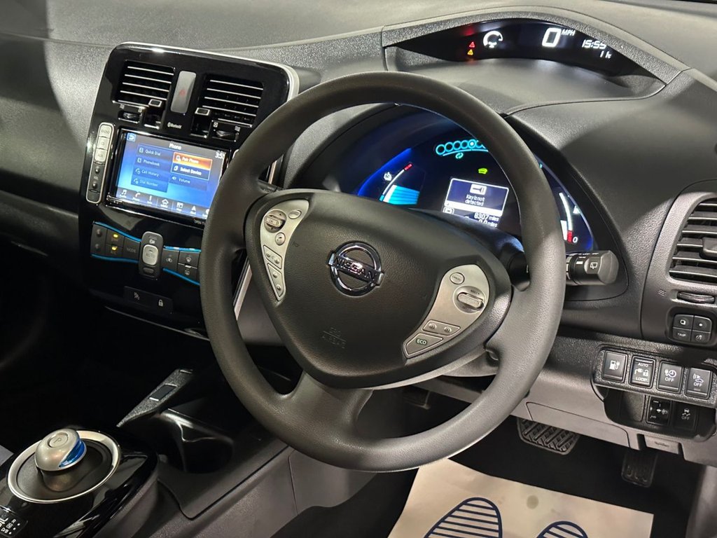 USED 2017 66 NISSAN LEAF 30kWh Acenta Hatchback 5dr Electric Auto (109 bhp) 
