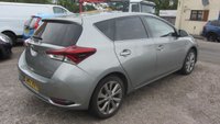 USED 2017 17 TOYOTA AURIS 1.8 VVT-h Excel Hatchback 5dr Petrol Hybrid CVT Euro 6 (s/s) (Safety Sense) (136 ps) BLUETOOTH, SAT NAV, PARKING CAMERA