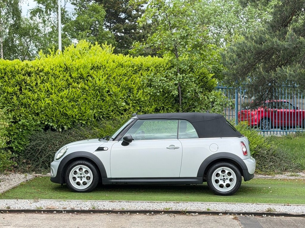 USED 2015 64 MINI CONVERTIBLE 1.6 One Convertible 2dr Petrol Manual Euro 6 (98 ps) A WELL CARED FOR EXAMPLE OF THE LOWER INSURANCE GROUP MINI ONE WITH FULL SERVICE HISTORY AND VERY HIGH SPECIFICATION AND A FULL SERVICE HISTORY