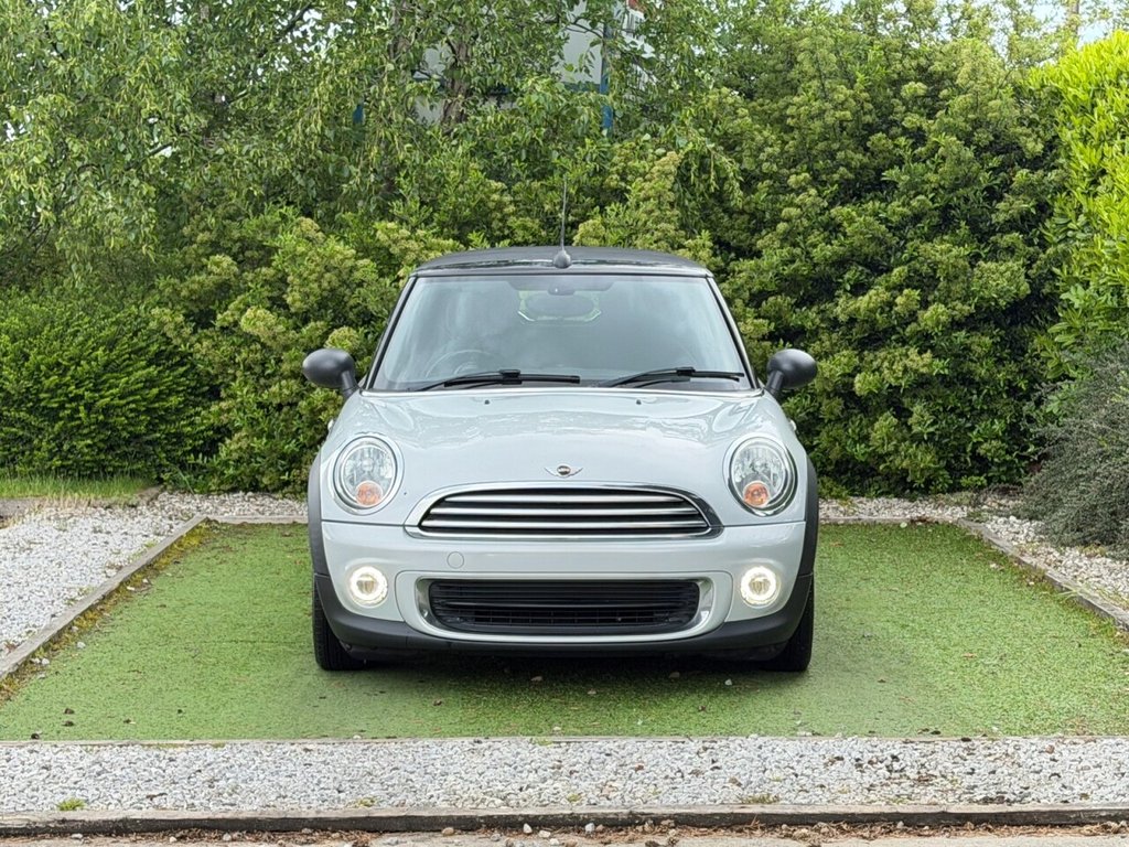 USED 2015 64 MINI CONVERTIBLE 1.6 One Convertible 2dr Petrol Manual Euro 6 (98 ps) A WELL CARED FOR EXAMPLE OF THE LOWER INSURANCE GROUP MINI ONE WITH FULL SERVICE HISTORY AND VERY HIGH SPECIFICATION AND A FULL SERVICE HISTORY