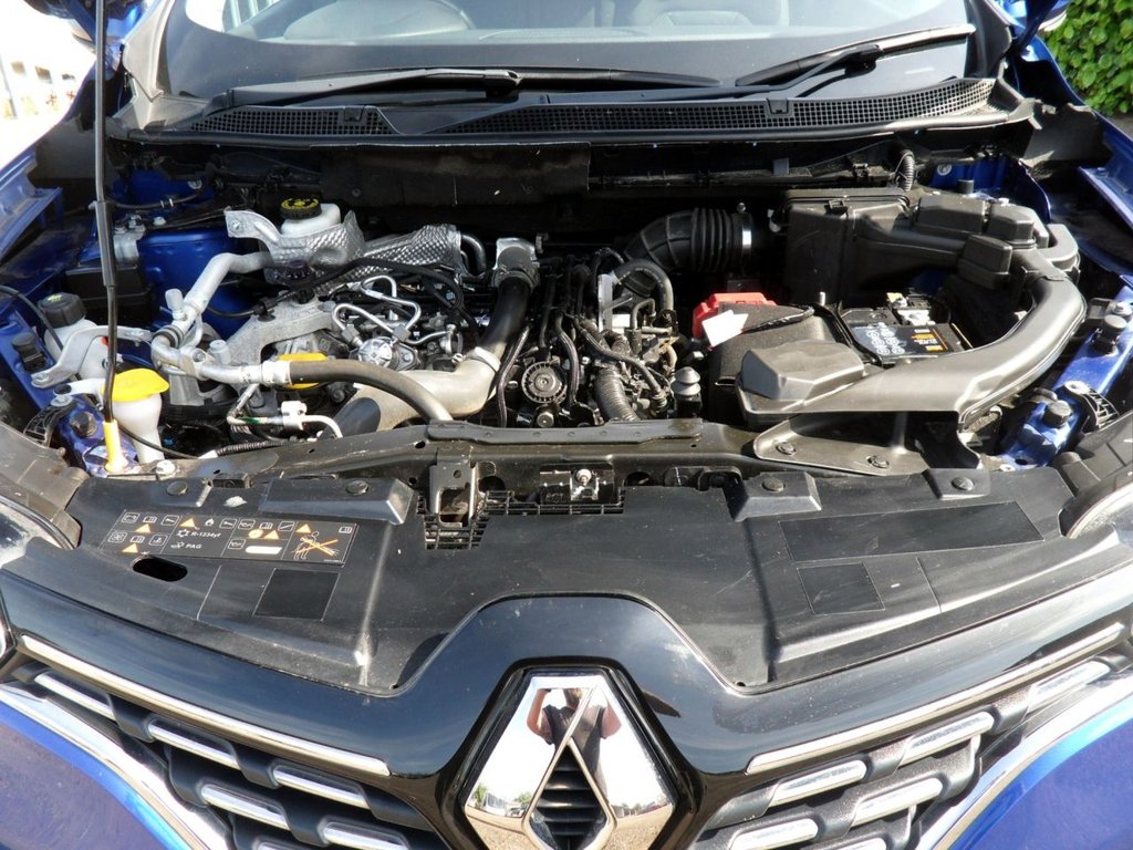 USED 2021 71 RENAULT KADJAR 1.3 TCe Iconic SUV 5dr Petrol Manual Euro 6 (s/s) (140 ps) Local Owner Full Renault History