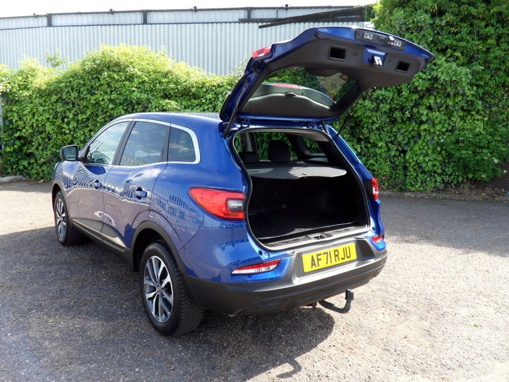 USED 2021 71 RENAULT KADJAR 1.3 TCe Iconic SUV 5dr Petrol Manual Euro 6 (s/s) (140 ps) Local Owner Full Renault History