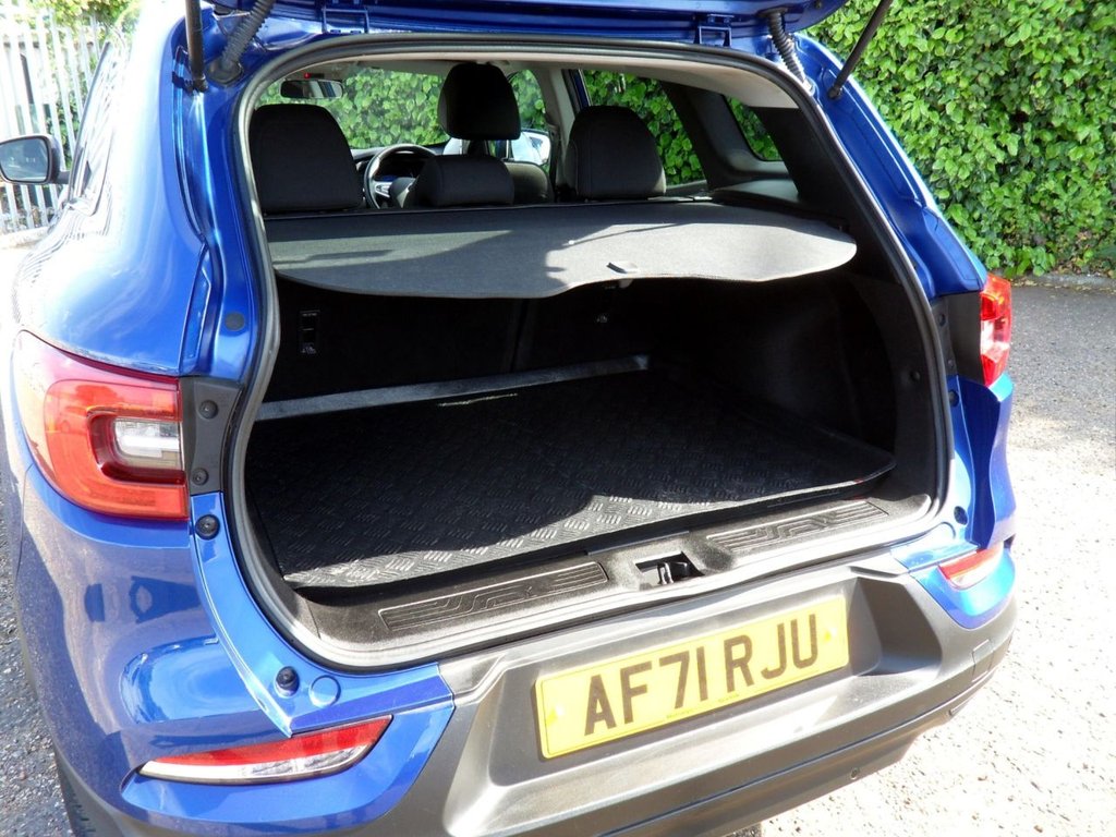USED 2021 71 RENAULT KADJAR 1.3 TCe Iconic SUV 5dr Petrol Manual Euro 6 (s/s) (140 ps) Local Owner Full Renault History