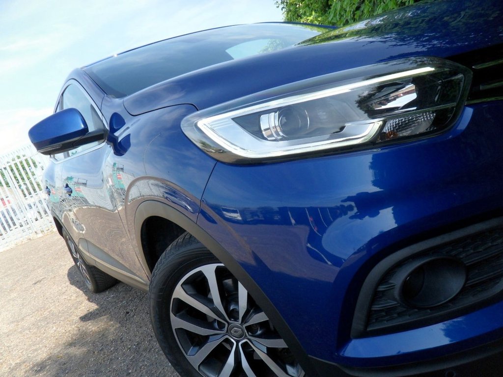 USED 2021 71 RENAULT KADJAR 1.3 TCe Iconic SUV 5dr Petrol Manual Euro 6 (s/s) (140 ps) Local Owner Full Renault History