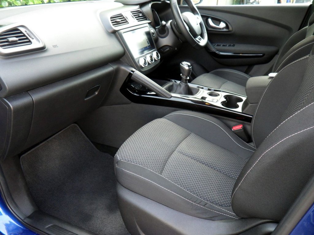 USED 2021 71 RENAULT KADJAR 1.3 TCe Iconic SUV 5dr Petrol Manual Euro 6 (s/s) (140 ps) Local Owner Full Renault History
