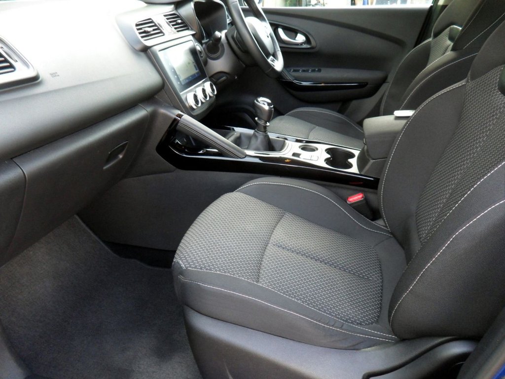 USED 2021 71 RENAULT KADJAR 1.3 TCe Iconic SUV 5dr Petrol Manual Euro 6 (s/s) (140 ps) Local Owner Full Renault History