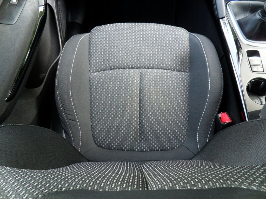 USED 2021 71 RENAULT KADJAR 1.3 TCe Iconic SUV 5dr Petrol Manual Euro 6 (s/s) (140 ps) Local Owner Full Renault History
