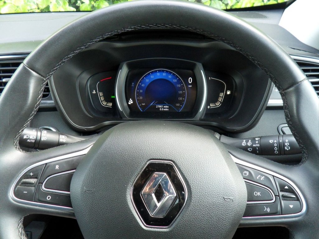 USED 2021 71 RENAULT KADJAR 1.3 TCe Iconic SUV 5dr Petrol Manual Euro 6 (s/s) (140 ps) Local Owner Full Renault History