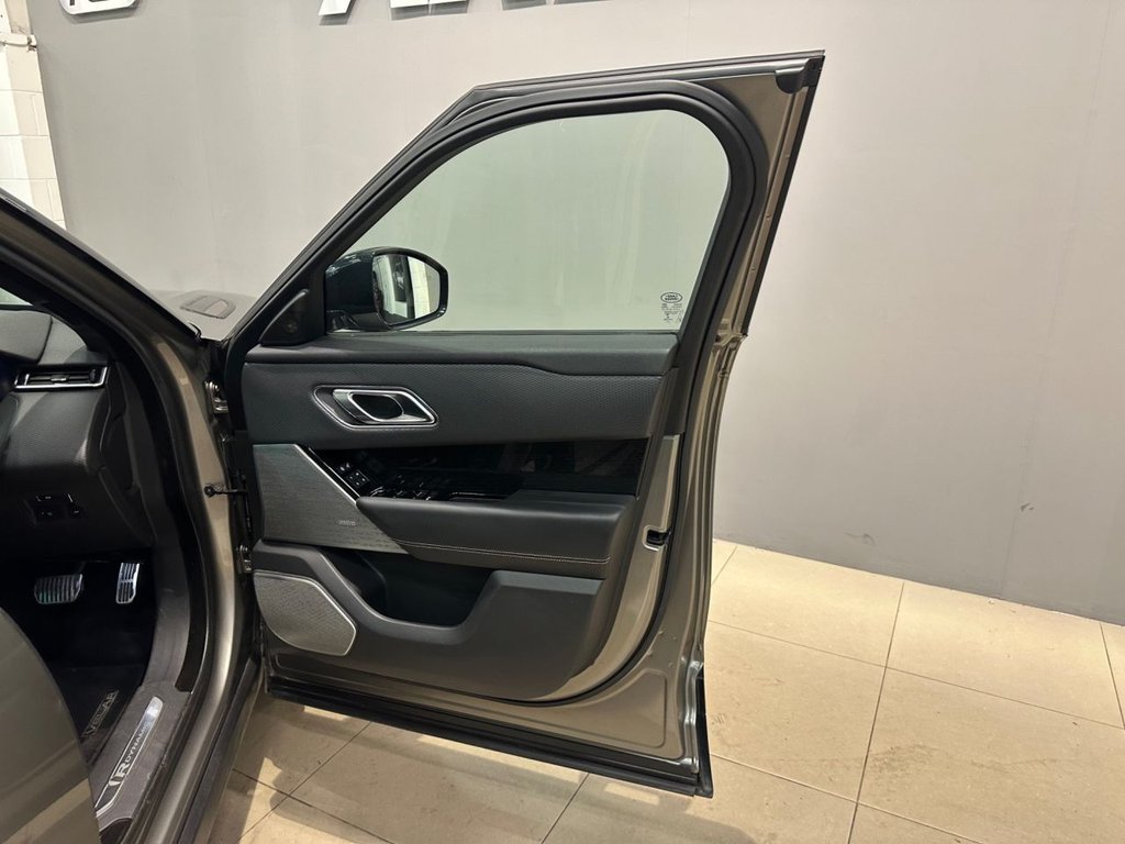 USED 2018 18 LAND ROVER RANGE ROVER VELAR 3.0 SD6 V6 R-Dynamic SE SUV 5dr Diesel Auto 4WD Euro 6 (s/s) (300 ps) SERVICE HISTORY