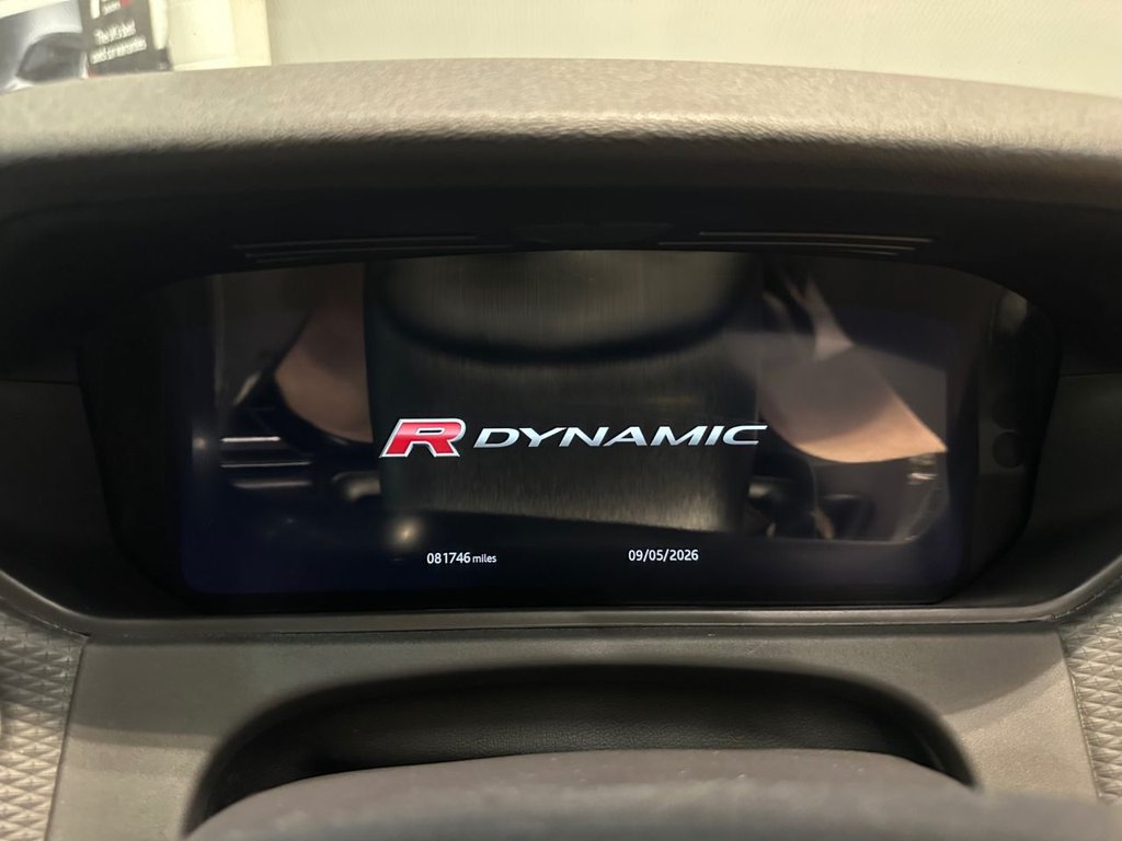 USED 2018 18 LAND ROVER RANGE ROVER VELAR 3.0 SD6 V6 R-Dynamic SE SUV 5dr Diesel Auto 4WD Euro 6 (s/s) (300 ps) SERVICE HISTORY