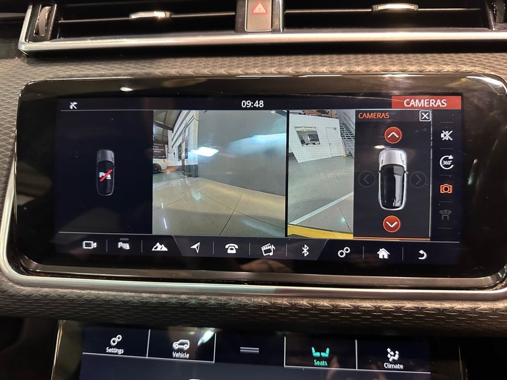 USED 2018 18 LAND ROVER RANGE ROVER VELAR 3.0 SD6 V6 R-Dynamic SE SUV 5dr Diesel Auto 4WD Euro 6 (s/s) (300 ps) SERVICE HISTORY